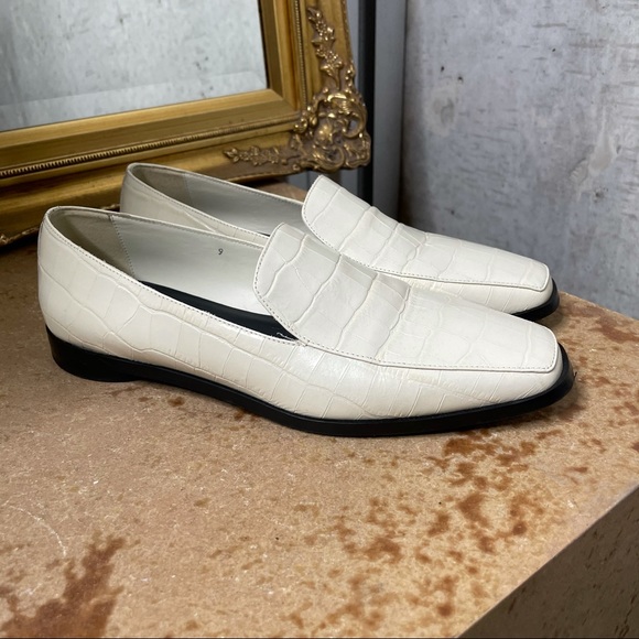 Everlane Bone Croc Embossed Leather 90s Loafer. Fit more like an 8.5 - Picture 3 of 16